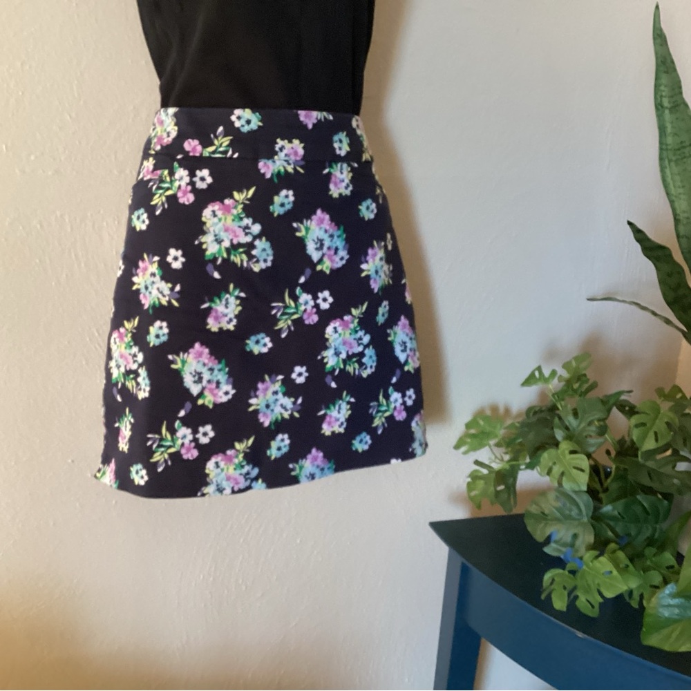 Croft and Barrow Floral Navy Skort